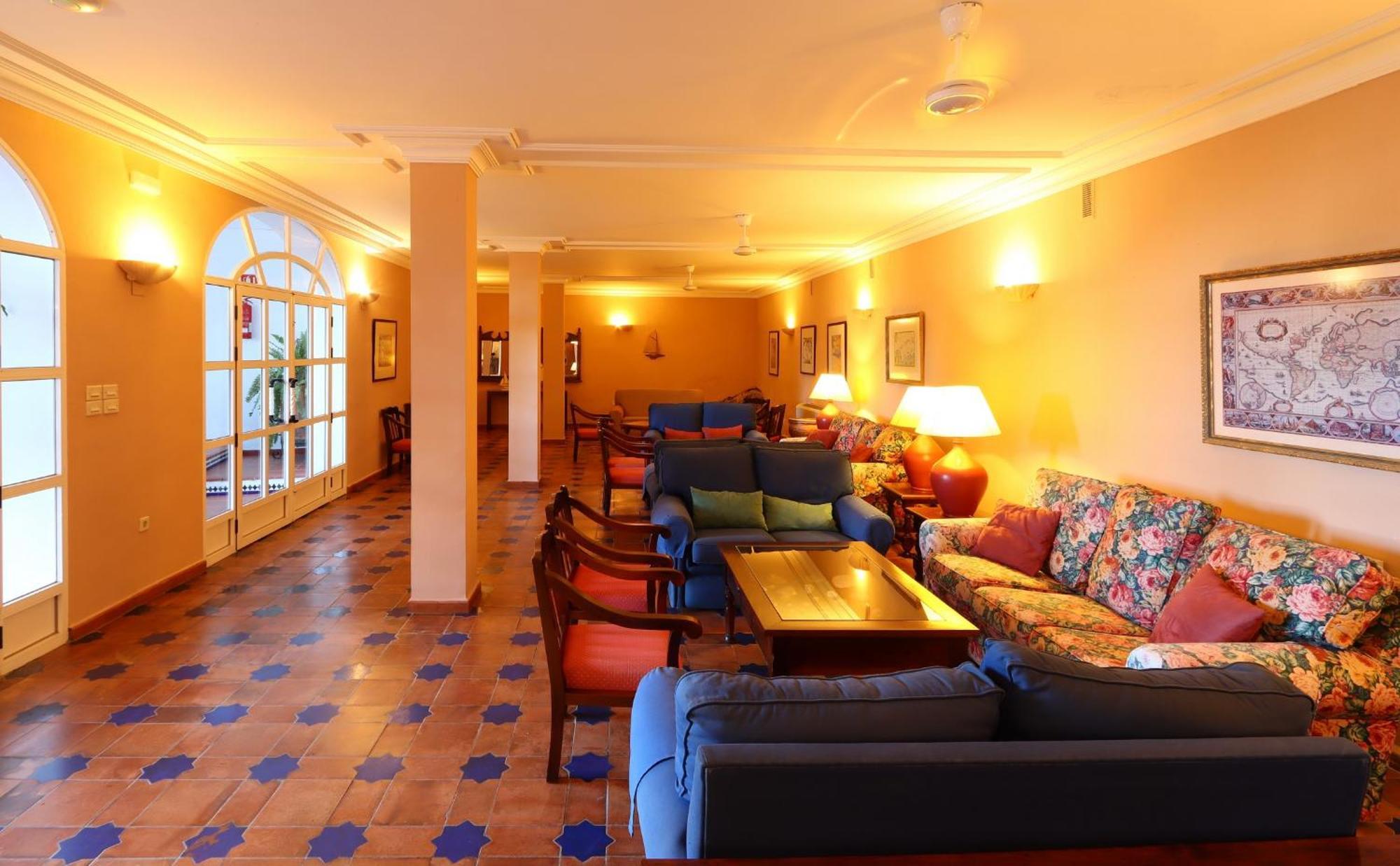 Hotel Varinia Serena - Balneario De Alange Exteriör bild