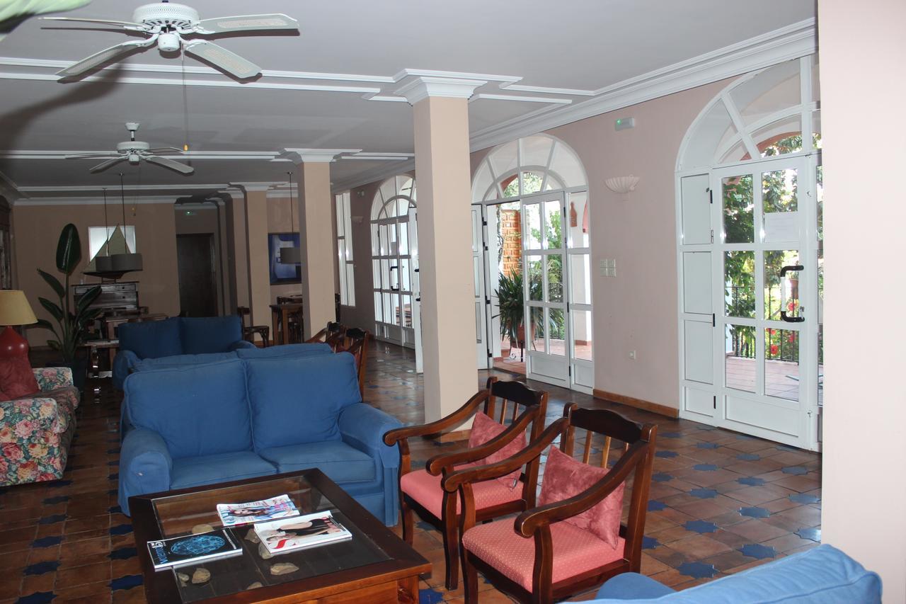 Hotel Varinia Serena - Balneario De Alange Exteriör bild